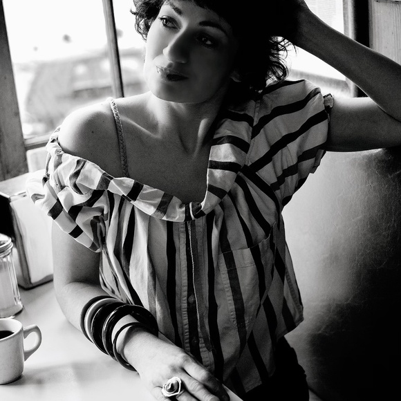 Meet your Posher, Yana - Picture 1 of 1